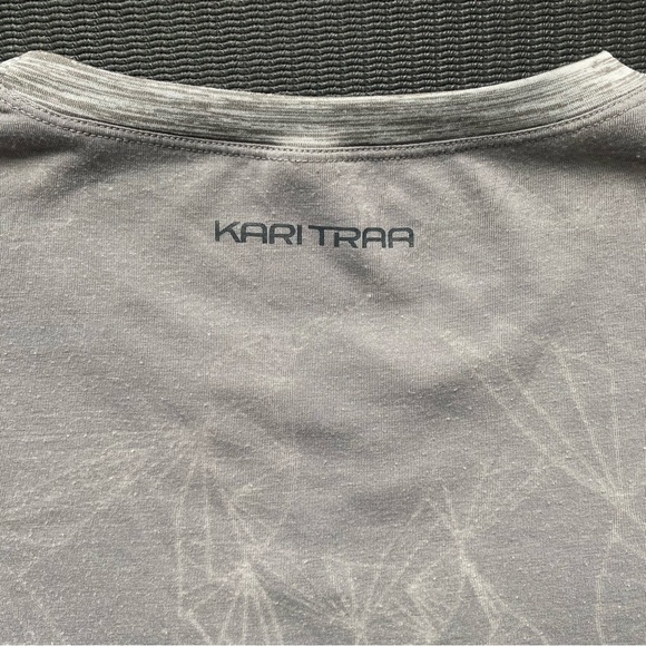 KARI TRAA Running/Yoga t-shirt - Women’s S/P - Picture 7 of 8